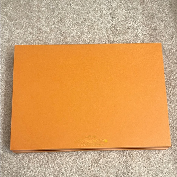 Louis Vuitton Signature Orange Box - Picture 3 of 3